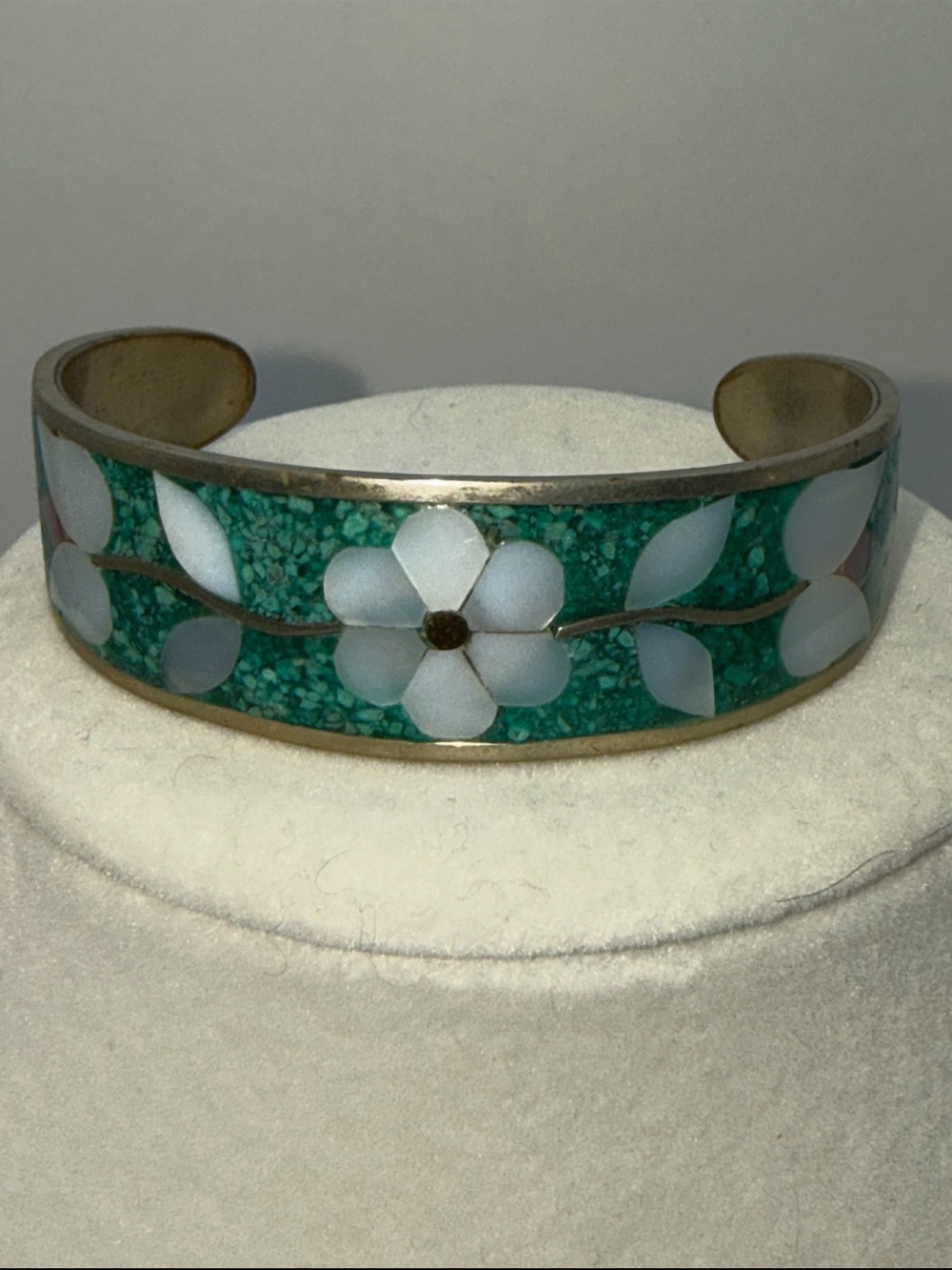 Vintage Turquoise Inlay Floral Cuff Bracelet Mother of Pearl Brass Tone